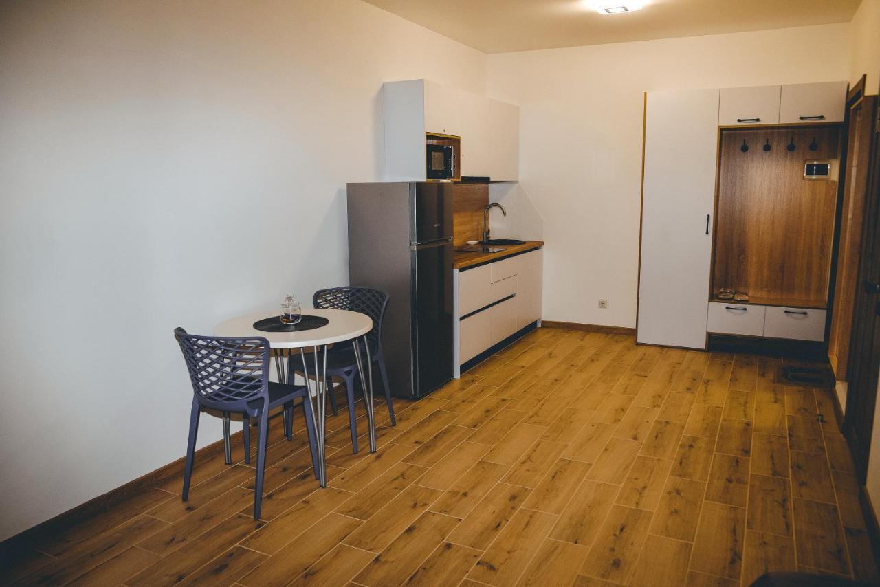 Four Rooms Apartments 切尔卡瑟 外观 照片
