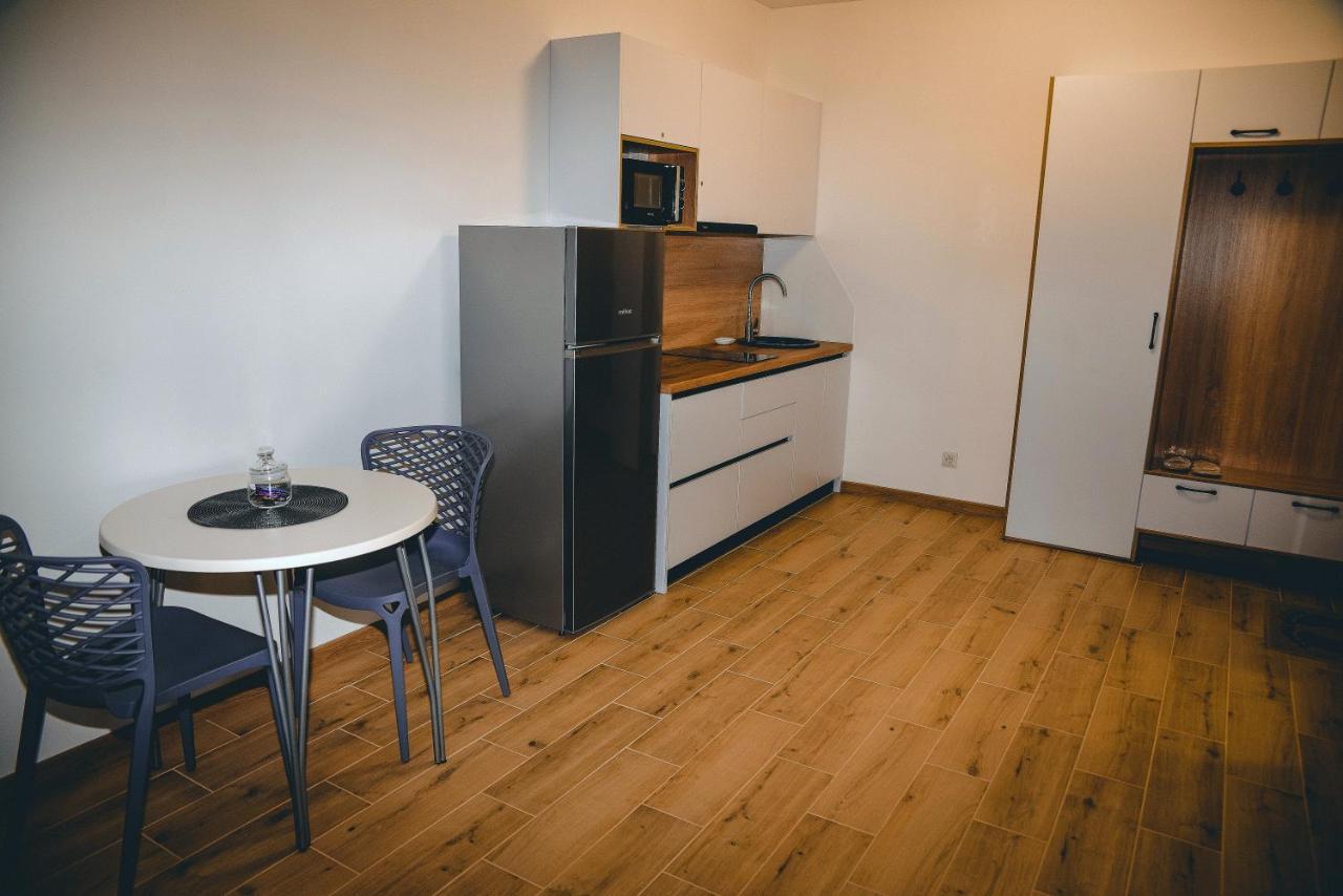 Four Rooms Apartments 切尔卡瑟 外观 照片