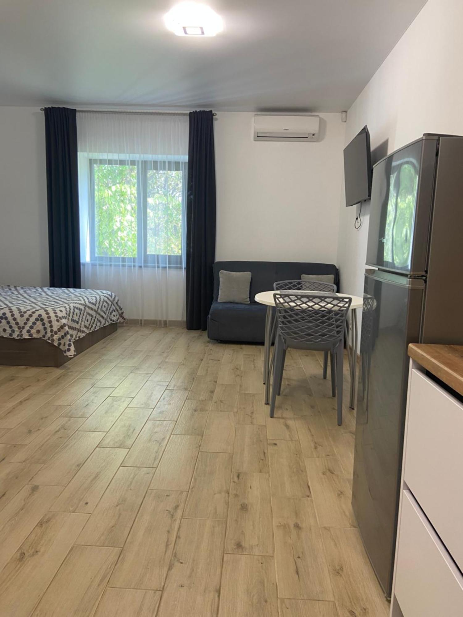 Four Rooms Apartments 切尔卡瑟 外观 照片